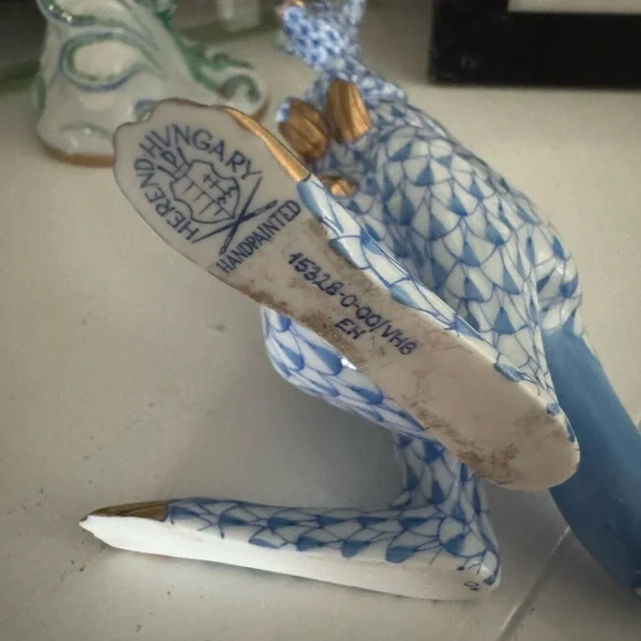 Herend Blue and Rust Kangaroo mama and baby Figurine with 24K gold detail - Picture 5 of 11